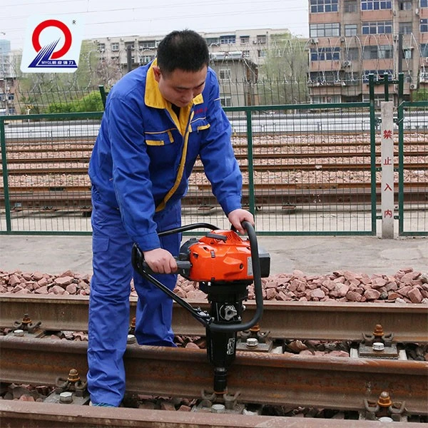 Combustion-Powered bolt impact wrench Combustion-Powered bolt impact wrench